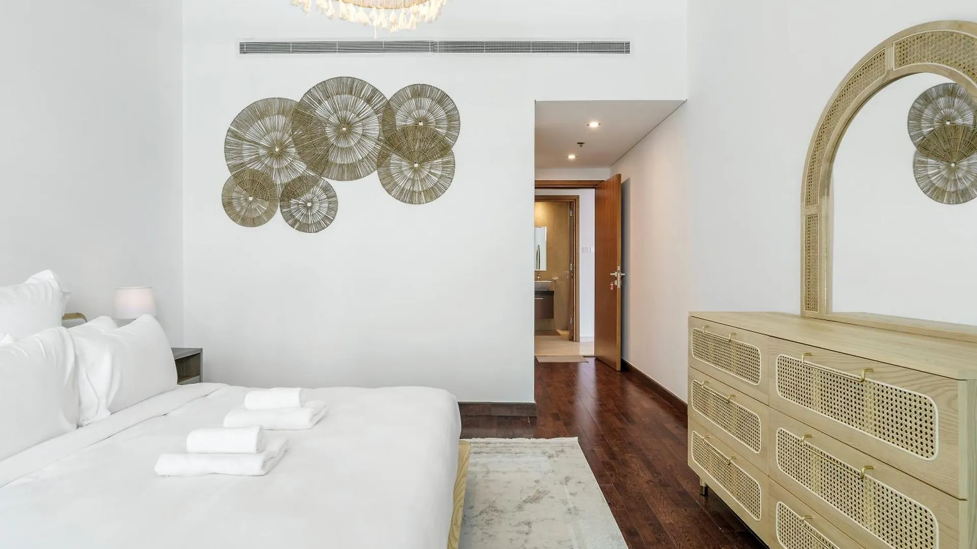 Dayf-Ali City'S Heart Chic 1 Bedroom Huge Terrace And Great Access Dubai Apartment